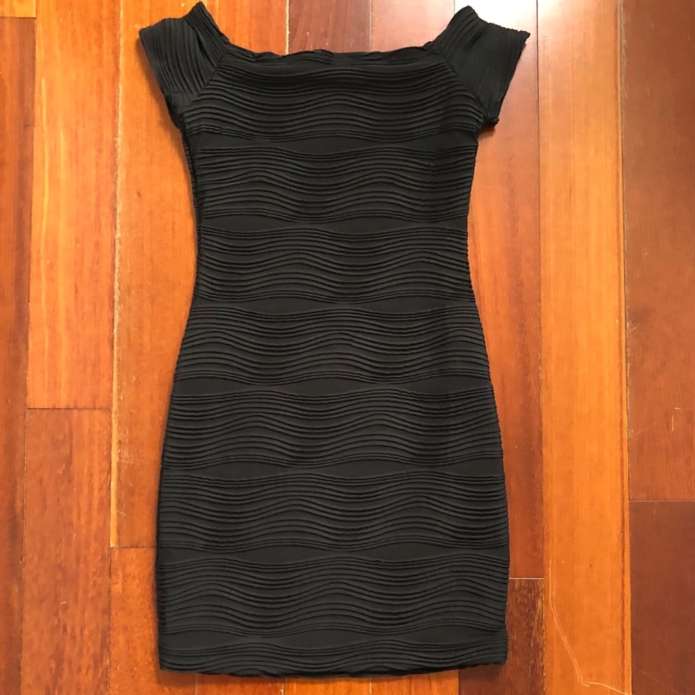 Black Bodycon Dress - Picture 5 of 7